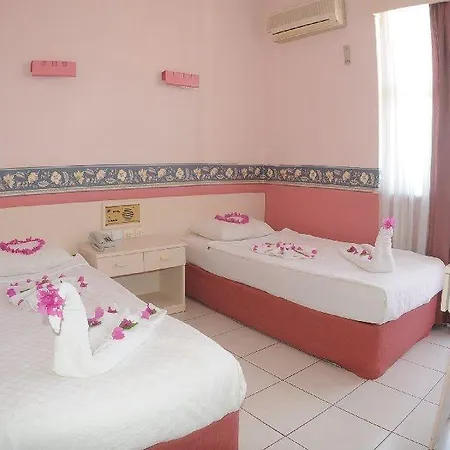 Отель Rosella 3*