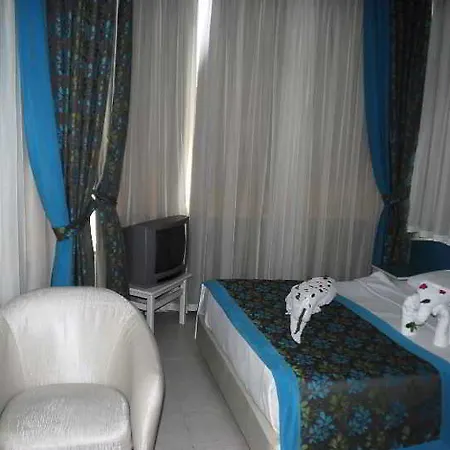Отель Rosella 3*